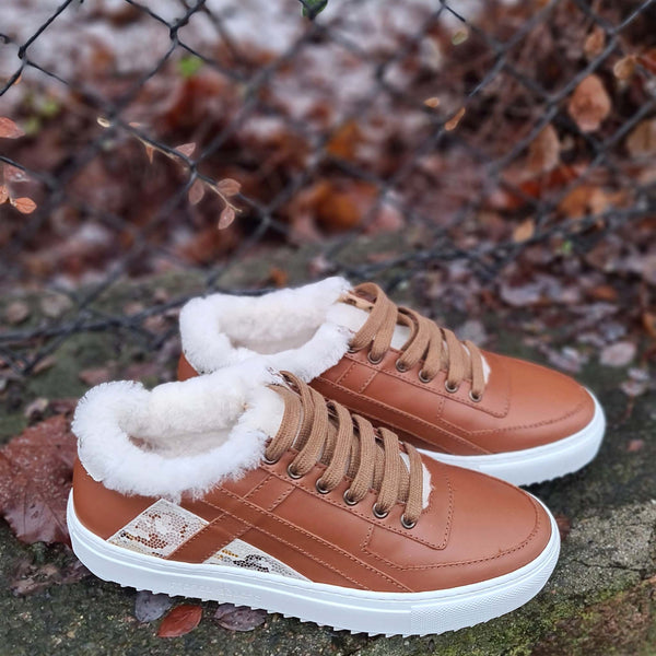 Billie cognac - Sneakers med saueskinn