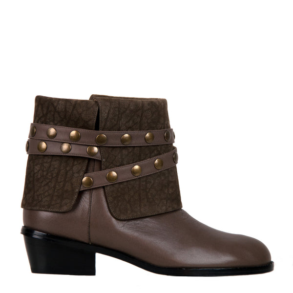 Dina brown - Brown ankle boots with studs