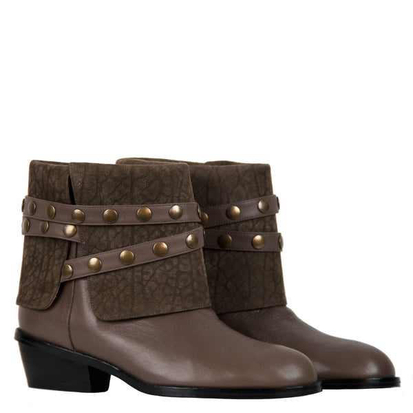 Dina brown - Brown ankle boots with studs