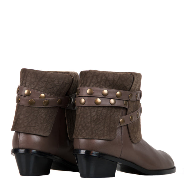 Dina brown - Brown ankle boots with studs