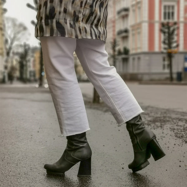 Grå skinnstøvletter