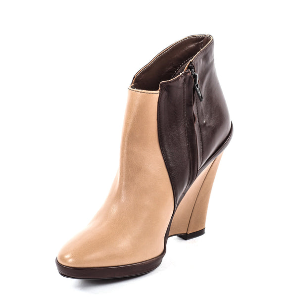 Bettina beige - Two-tone leather wedge booties