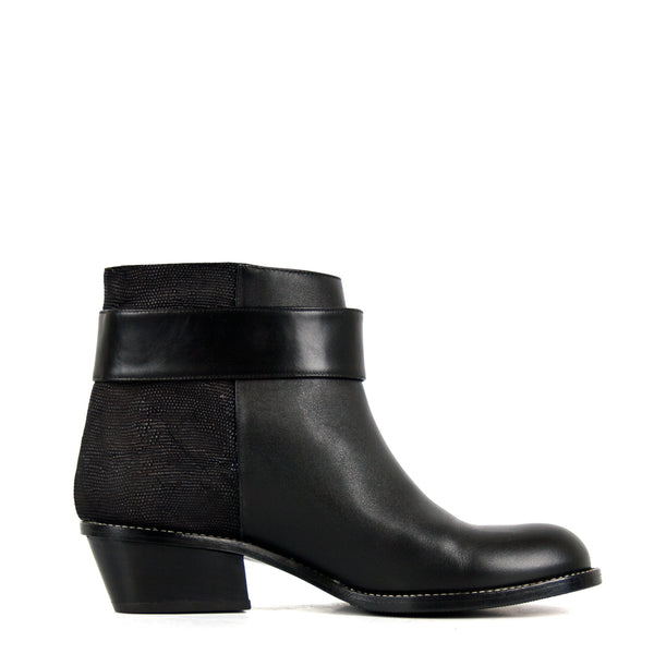 Emma black - Black ankle boots with buckle