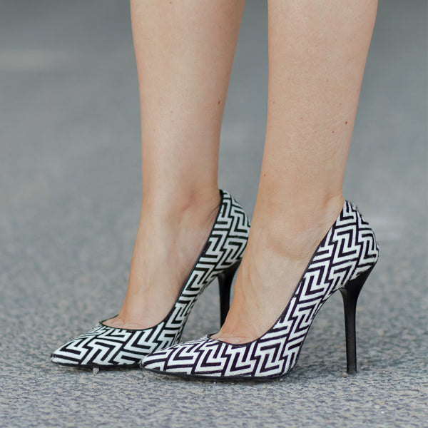 Diana print - Black and white pumps
